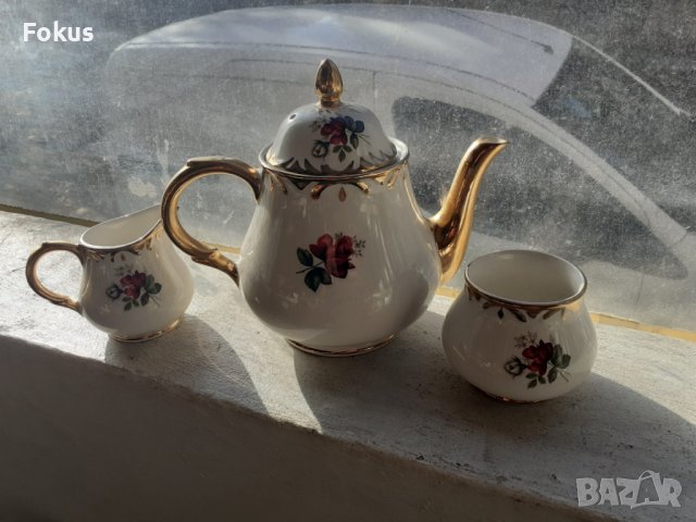 Английски порцелан сет за чай със дебела позлата, снимка 2 - Антикварни и старинни предмети - 43542449