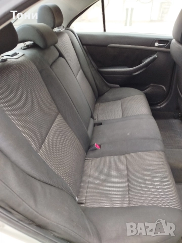 Продавам Тойота Авенсис 1,8 газ/бензин , снимка 7 - Автомобили и джипове - 52648984
