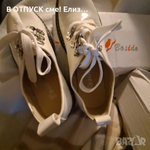 Обувки тип DrMartens лачени бели лак, снимка 4 - Дамски ежедневни обувки - 51772236