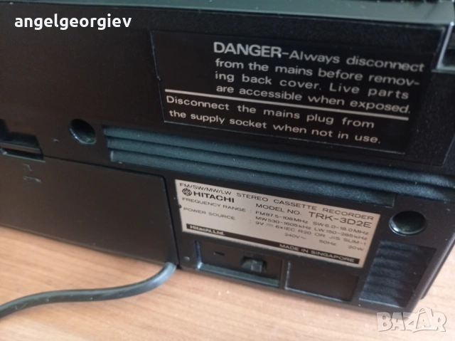 Радиокасетофон HITACHI TRK-3D2E.За ремонт или донор, снимка 6 - Радиокасетофони, транзистори - 53395422