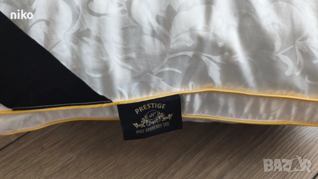 копринена възглавница с пълнеж от черничева коприна Prestige Pillows, снимка 3 - Възглавници - 52942568