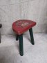 Ръчно изработено и рисувано трикрако столче, снимка 1 - Столове - 39552024