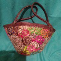 Мароканска ръчно изработена чанта от тъкана слама с флорална бродерия от памук, вълна и пайети, коже, снимка 9 - Чанти - 33509010