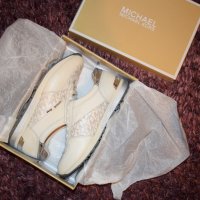 MICHAEL KORS Allie Wrap Vanilla, снимка 4 - Дамски ежедневни обувки - 35583863