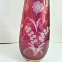 Стъклена гравирана ваза , снимка 3 - Антикварни и старинни предмети - 27021585
