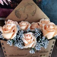 Ароматни сапунени розички в дървен "плик" различни цветове , снимка 5 - Подаръци за жени - 35369939