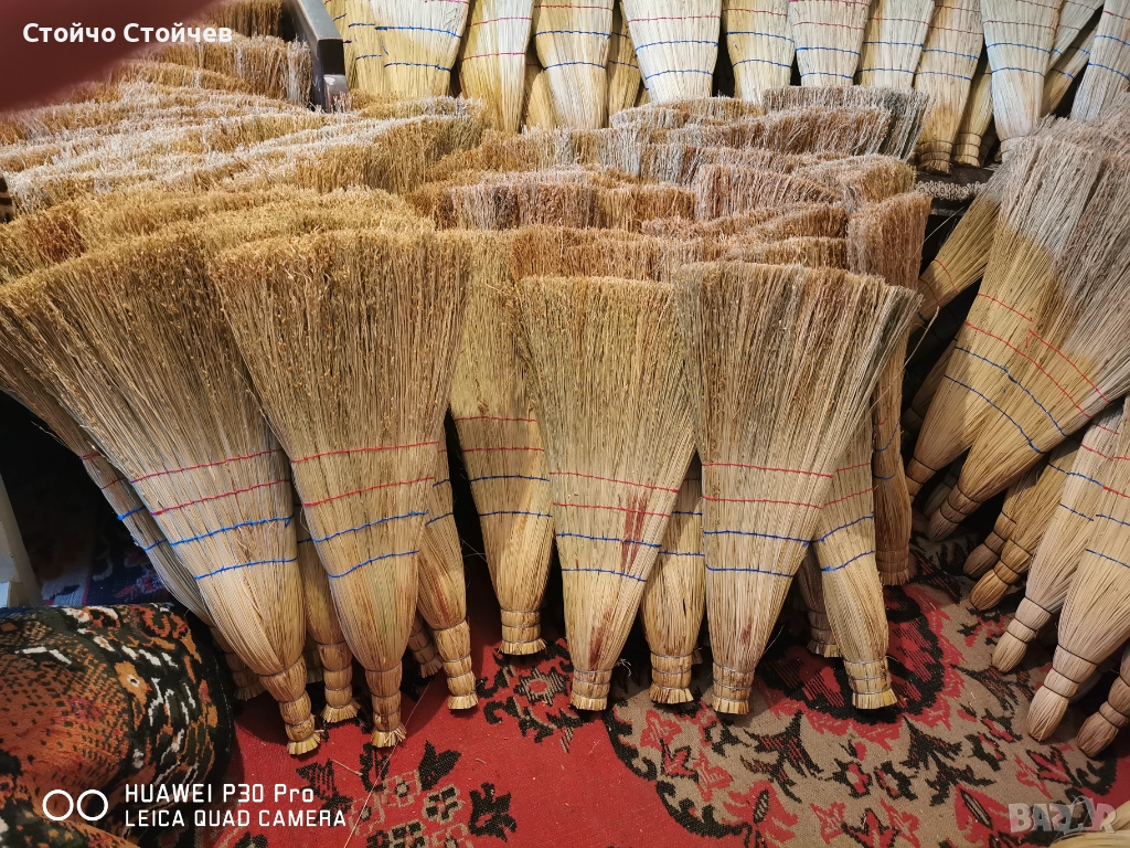 Продавам метлен клас - стара и нова реколта и метли с дръжка , снимка 1