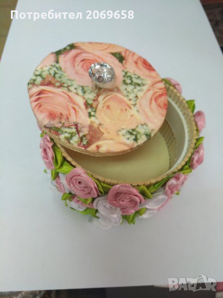 Кутия за бижута, снимка 1