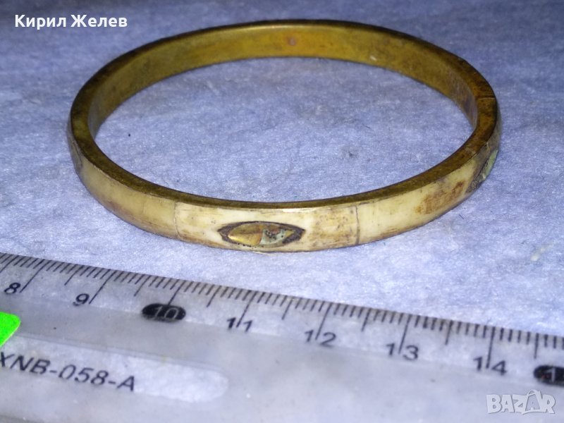 СТАРИННА БРОНЗОВА ТИБЕТСКА ТРАДИЦИОННА ЕТНО ГРИВНА с РЪЧНО ШЛИФОВАНА КАМИЛСКА КОСТ 37922, снимка 1