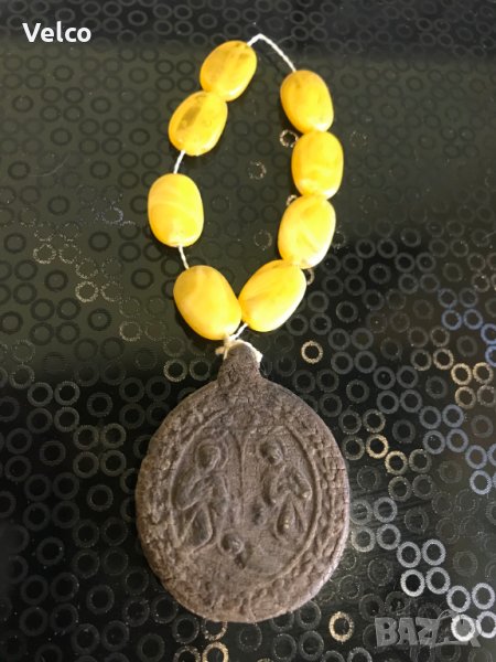 Бъгарска възрожденска икона ,амулет от пресовано копито от кон, снимка 1