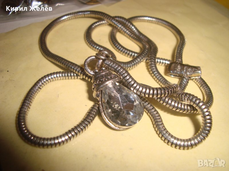 ПОСРЕБРЕН ВИНТИДЖ АРТ ЛАНЕЦ с МЕДАЛЬОН АНГЛИЯ с КРАСИВ ГОЛЯМ ФАСЕТИРАН ПЛАНИНСКИ КРИСТАЛ 22276, снимка 1