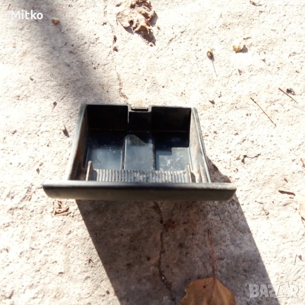 Пепелник За Фолксваген Голф 3 / VW Golf 3, снимка 1