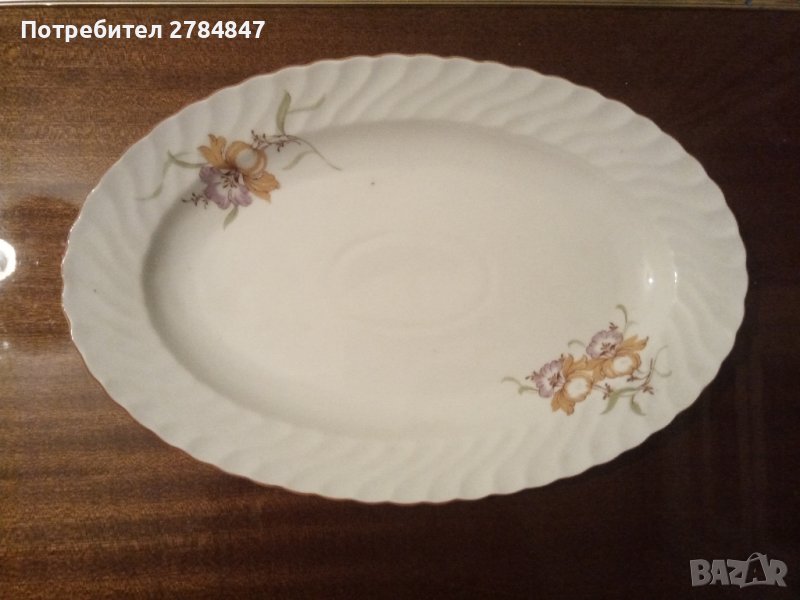 Голяма порцеланова чиния, овална, от социализма , снимка 1