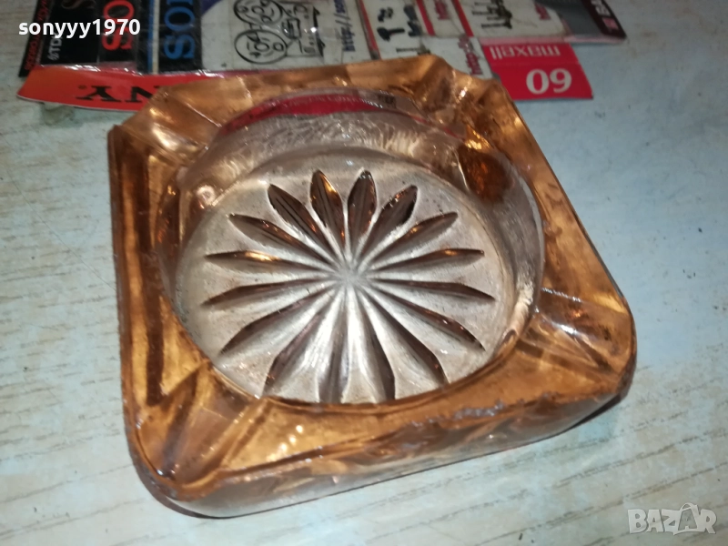 КРАСИВ СТЪКЛЕН ПЕПЕЛНИК 0709251645, снимка 1