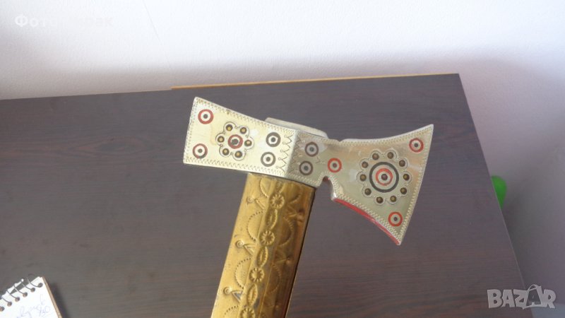 Декоративна бойна брадва от Карпатите, снимка 1