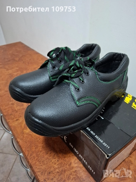 Нови защитни обувки MESOLITE No: 43 , снимка 1