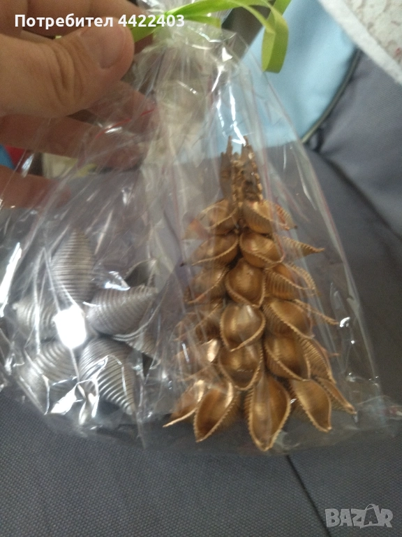 Елхичка и снежинка, снимка 1