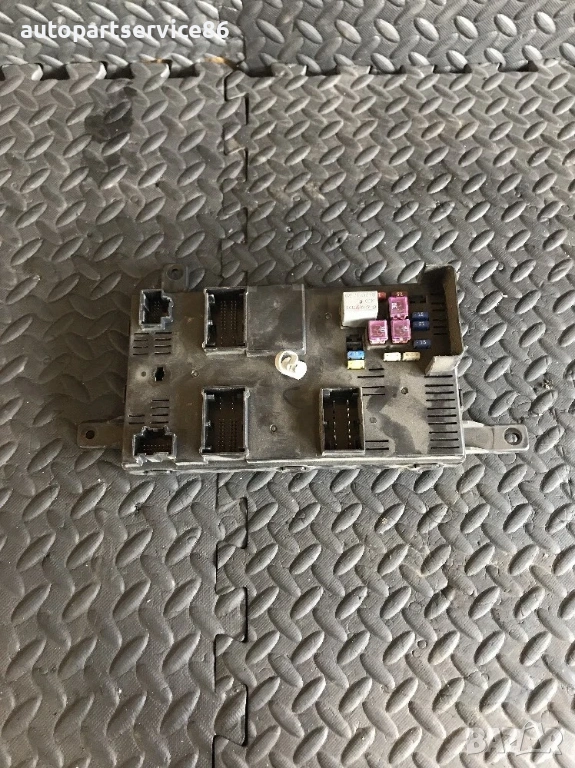 Бушониера блок с предпазители за KIA Carnival 2.9 CRDi (2006–2011) 919584D080, снимка 1