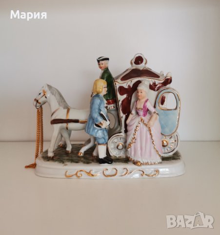 Порцелан Capodimonte - Карета с два коня, кочияш, дама и лакей, снимка 1 - Антикварни и старинни предмети - 43088775