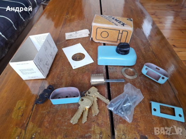 Стара допълнителна брава,резе Zamek #2, снимка 2 - Антикварни и старинни предмети - 43869742