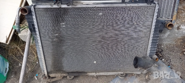 Воден радиатор Mercedes W202 220 CDI