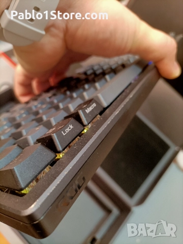 Asus ROG Azoth Клавиатура , снимка 4 - Клавиатури и мишки - 52651881