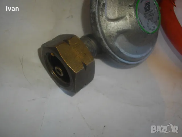 30 mbar РЕДУЦИР ВЕНТИЛ ЗА ГАЗ ПРОПАН-БУТАН С МАРКУЧ 26см с захватни гайки М14, снимка 3 - Други инструменти - 48318796