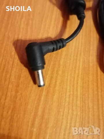 2бр. Зарядно лаптоп Acer 19v 3.42amp, снимка 3 - Кабели и адаптери - 52867570