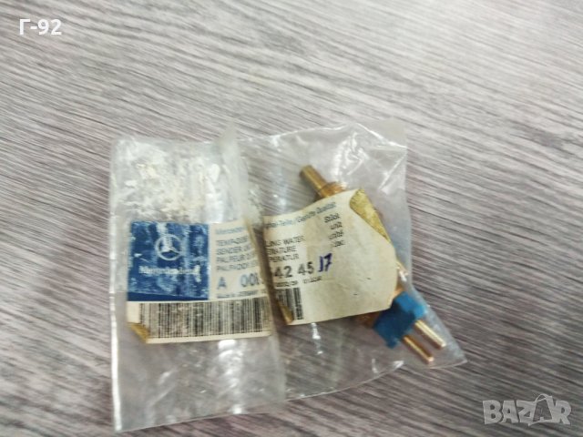 A0085424517**NEU**MERCEDES-BENZ**Датчик, температура на охладителна течност**, снимка 2 - Части - 32907232
