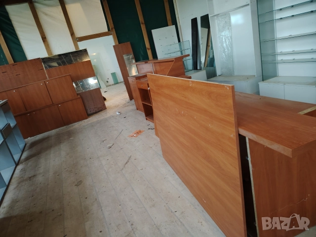 Щандове , шкафове и гръб за магазин, снимка 10 - Стелажи и щандове - 52655240