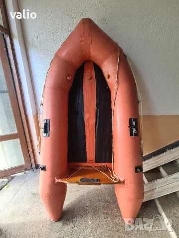 Японска надуваема лодка 