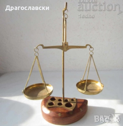 Различни модели стари, декоративни везни:  везничка ВЕЗНА кантар Темида, дърво и месинг, снимка 4 - Декорация за дома - 28870527