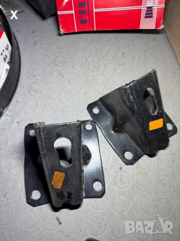 Конзола окачване двигател дясна към гредата за Лада Нива НОВА ОРИГИНАЛНА