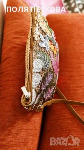 Бежова чантичка цветя и пайети, снимка 4 - Чанти - 48095896