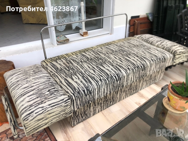 Малко разтегаемо диванче, снимка 2 - Дивани и мека мебел - 52308211