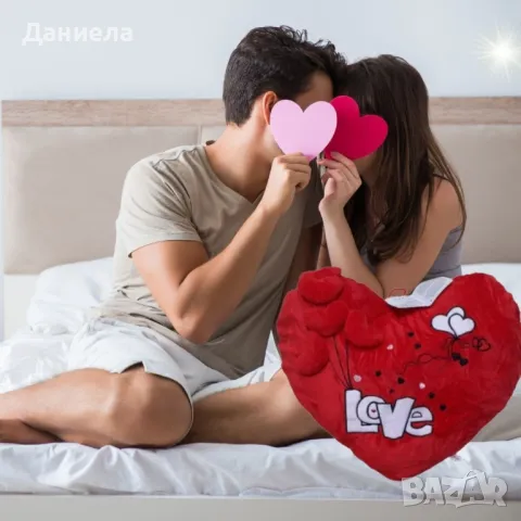 Подаръчна плюшена музикална възглавничка Сърце с бял надпис LOVE, 40см, снимка 2 - Декорация за дома - 48501533