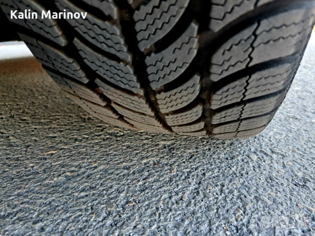 Тойота Аурис 1.3 i 2014г., снимка 14 - Автомобили и джипове - 50789072