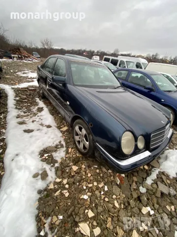Лек автомобил Mercedes-Benz E 250 TD (Без прехвърляне), снимка 2 - Автомобили и джипове - 49334946