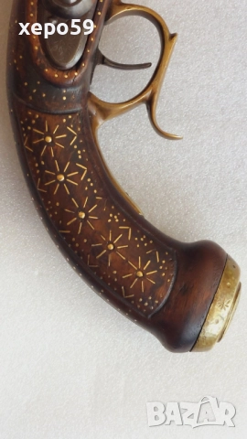 Капсулен пищов в отлично състояние-гравирана цев и златни набивки ,револвер, ятаган,сабя,щик, снимка 12 - Антикварни и старинни предмети - 52217537