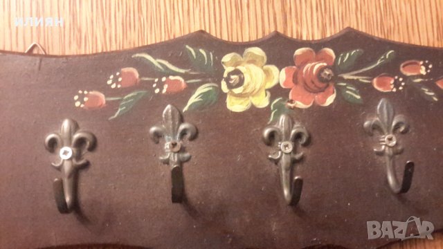Малка закачалка изработка дърво и метал изрисувана ръчно , снимка 7 - Декорация за дома - 43341815