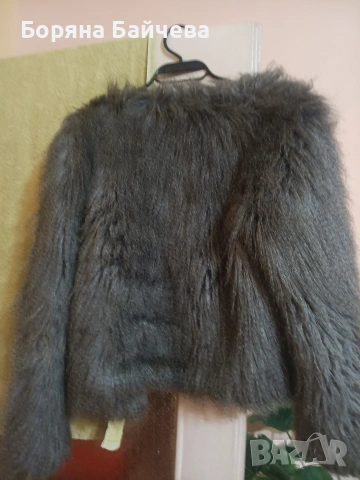 Дамско късо пухено палтенце, снимка 2 - Якета - 53347848