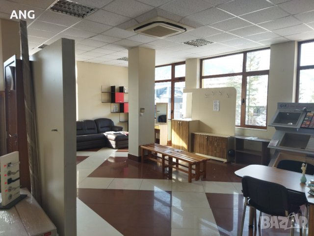 Дава под наем търговско помещение 