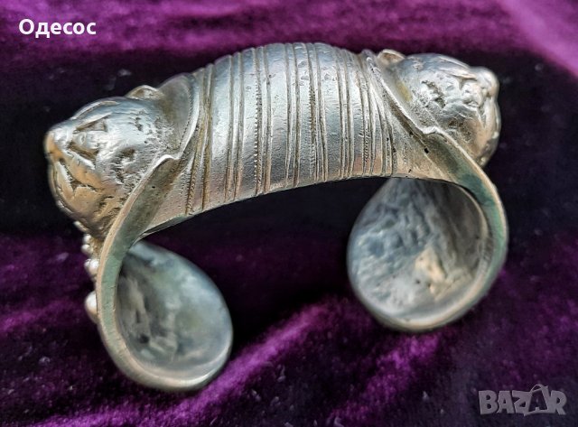 Старинна възрожденска сребърна гривна рогатка, снимка 6 - Антикварни и старинни предмети - 35571500