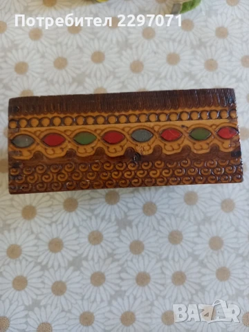 Пирографирана кутия, снимка 2 - Антикварни и старинни предмети - 50769119