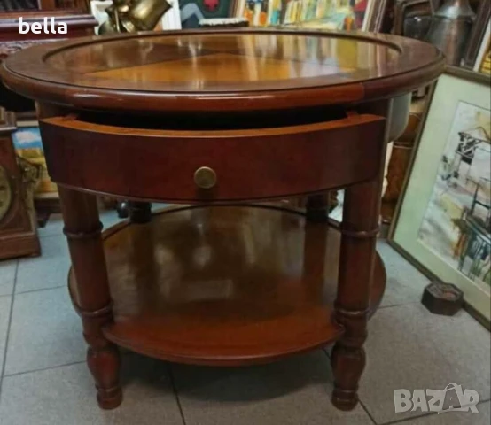 Антикварна масивна маса донесена от Швейцария ,височина 55 см,диаметър 65 см ., снимка 3 - Антикварни и старинни предмети - 50575829