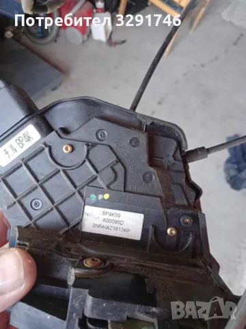 Брава предна лява врата за Мазда 3  1.6HDI 109k.с 2007г, снимка 2 - Части - 50070372