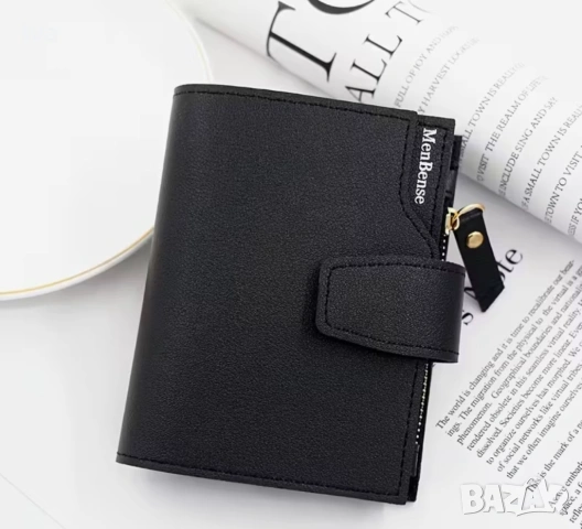 Елегантен черен портфейл с цип и отделение за карти