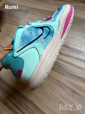 Оригинални маратонки Nike Kyrie Low 5 ! 45,5 н, снимка 9 - Маратонки - 52344509