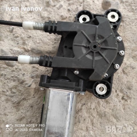 Стъклоповдигач, снимка 2 - Автомобили и джипове - 33463746