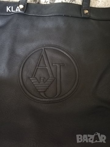 Оригинална чанта Armani , снимка 12 - Чанти - 44111394
